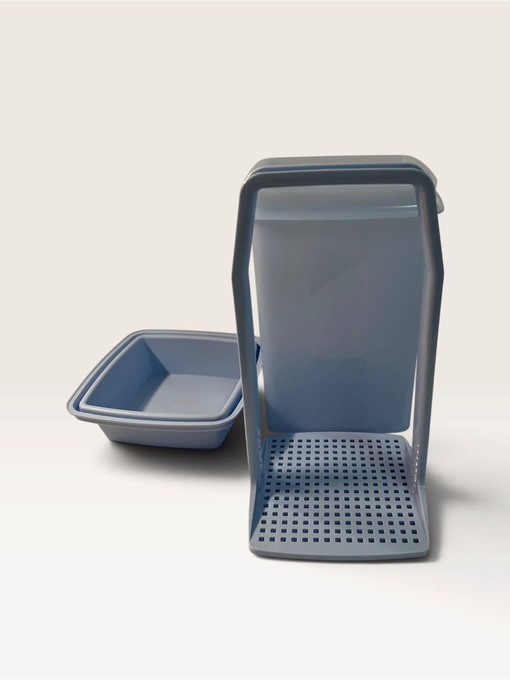 Large Tupperware pick-a-deli - Picture 3 of 4